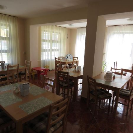 Thermal Apartmanhaz Komarom Luaran gambar