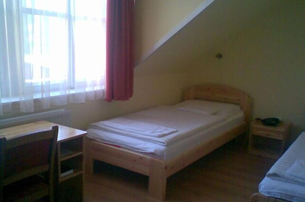 Thermal Apartmanhaz Komarom Bilik gambar