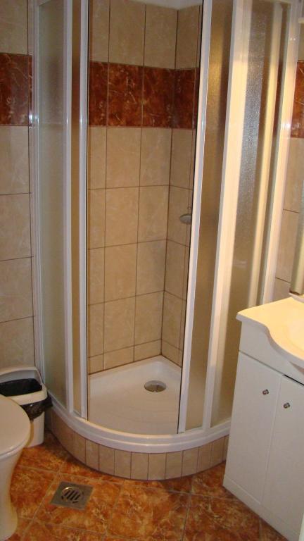 Thermal Apartmanhaz Komarom Bilik gambar